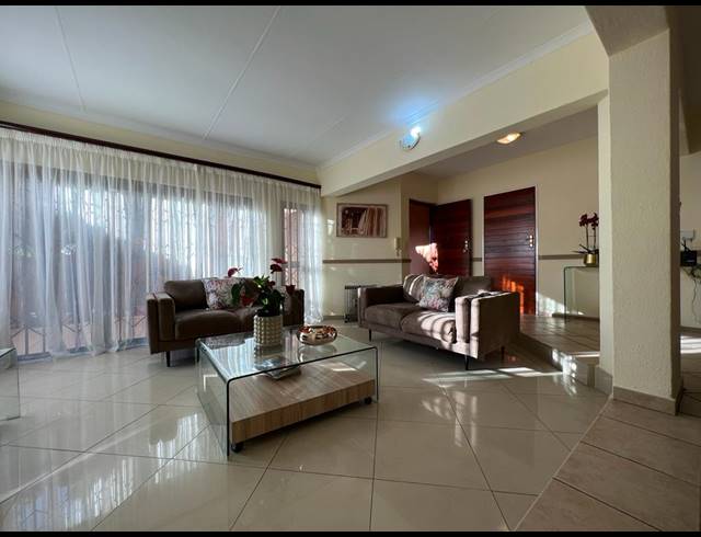 3 BEDROOM SECTIONAL TITLE TO LET IN STERREWAG
